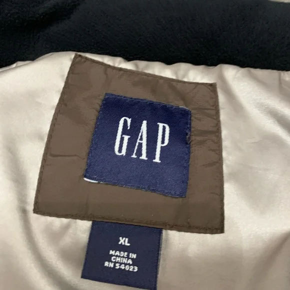 Men’s Gap puffer vest in brown, XL - Picture 4 of 8
